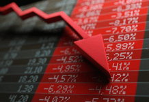 US Stock Market Crashes on April 22, 2025: Trump’s Pressure on Fed Sparks Panic, Gold Hits Record High